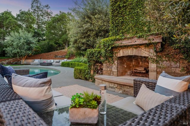 43 Oak Valley Dr, Novato, CA 94947