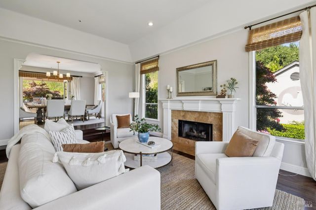 43 Oak Valley Dr, Novato, CA 94947