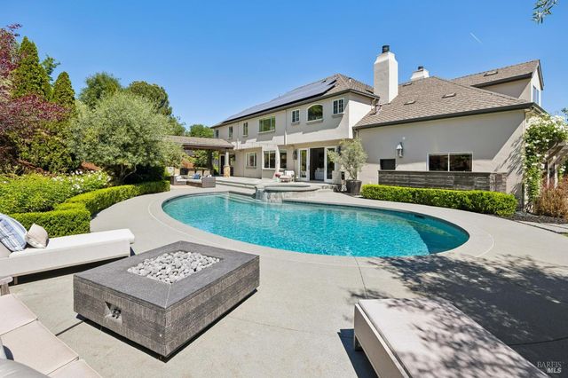 43 Oak Valley Dr, Novato, CA 94947