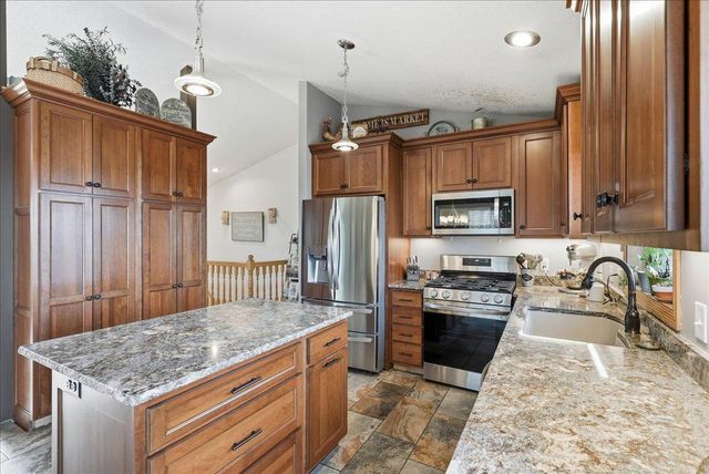 1533 Hallewood Boulevard, New Richmond, WI 54017