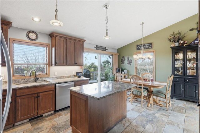 1533 Hallewood Boulevard, New Richmond, WI 54017