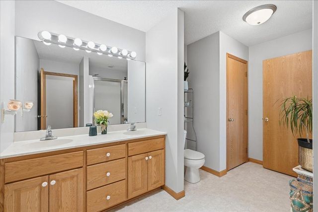 1533 Hallewood Boulevard, New Richmond, WI 54017