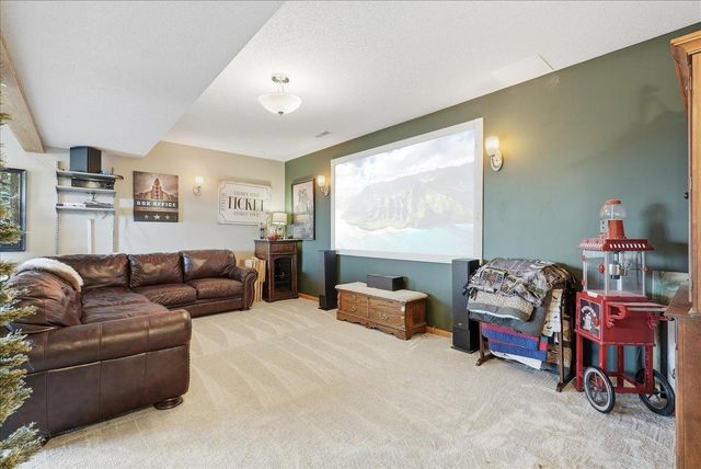 1533 Hallewood Boulevard, New Richmond, WI 54017