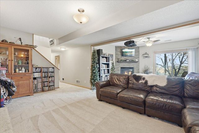 1533 Hallewood Boulevard, New Richmond, WI 54017