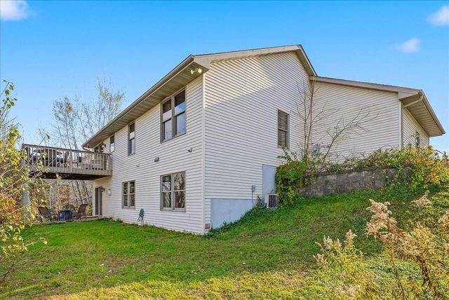 1533 Hallewood Boulevard, New Richmond, WI 54017