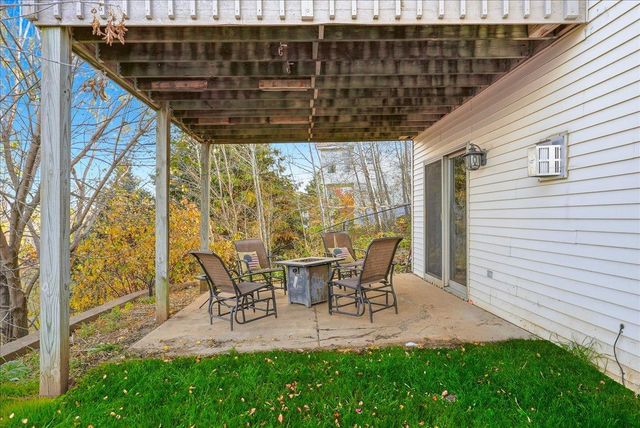 1533 Hallewood Boulevard, New Richmond, WI 54017