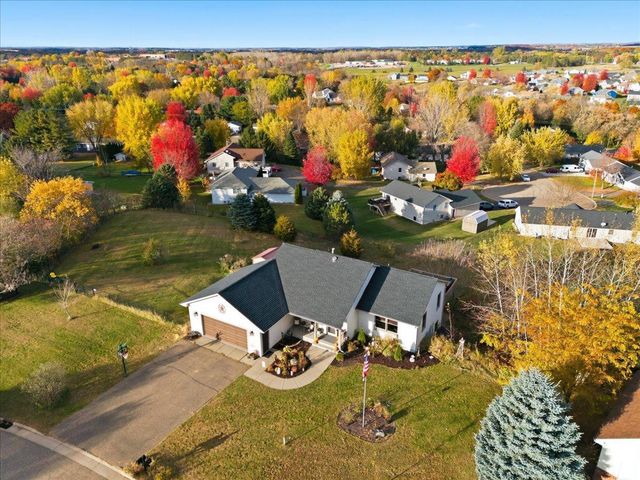 1533 Hallewood Boulevard, New Richmond, WI 54017