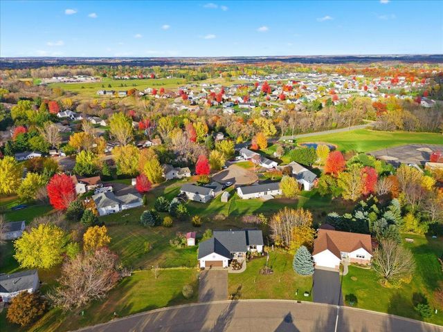 1533 Hallewood Boulevard, New Richmond, WI 54017