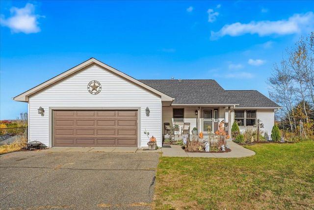 1533 Hallewood Boulevard, New Richmond, WI 54017