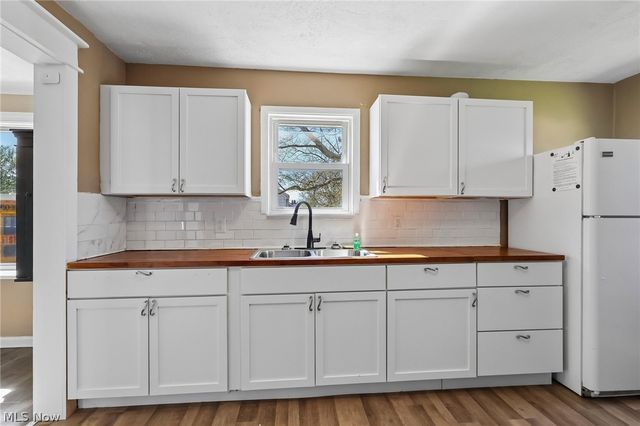 13618 Wainstead Avenue, Cleveland, OH 44111