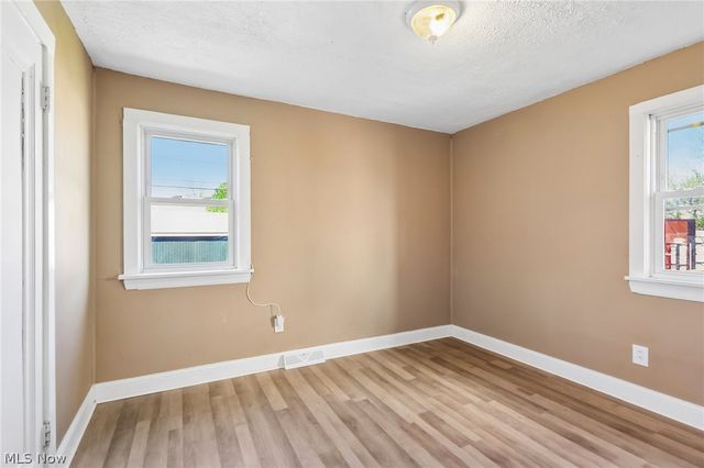 13618 Wainstead Avenue, Cleveland, OH 44111