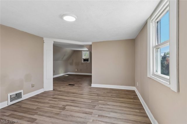 13618 Wainstead Avenue, Cleveland, OH 44111