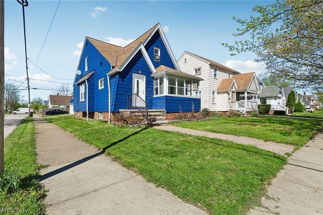 13618 Wainstead Avenue, Cleveland, OH 44111