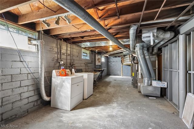 13618 Wainstead Avenue, Cleveland, OH 44111