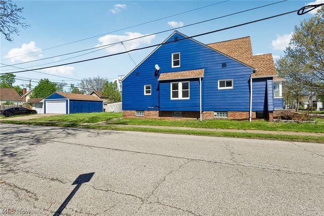 13618 Wainstead Avenue, Cleveland, OH 44111