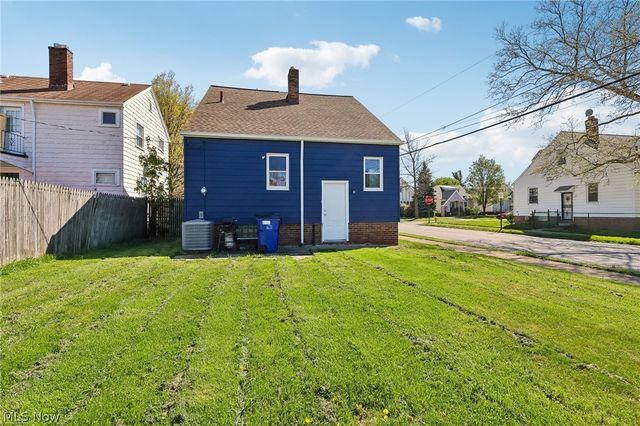 13618 Wainstead Avenue, Cleveland, OH 44111