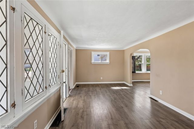 13618 Wainstead Avenue, Cleveland, OH 44111