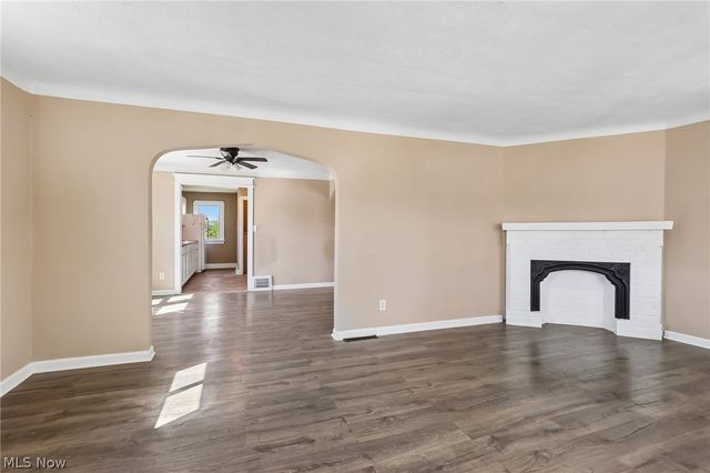 13618 Wainstead Avenue, Cleveland, OH 44111