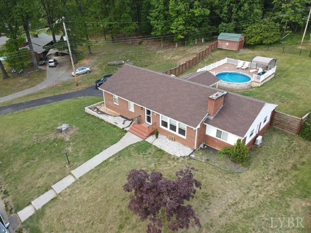 Image 1 of property listing at 514 Briarwood Drive, Vinton, VA 24179