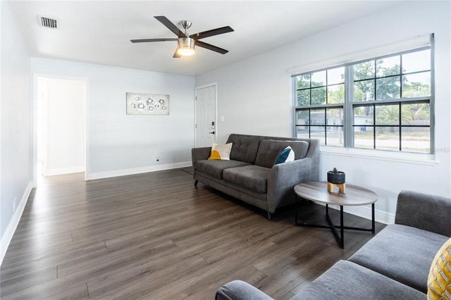 551 84TH AVENUE N, St Petersburg, FL 33702