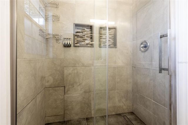 551 84TH AVENUE N, St Petersburg, FL 33702