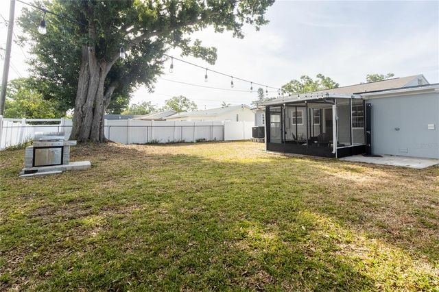 551 84TH AVENUE N, St Petersburg, FL 33702