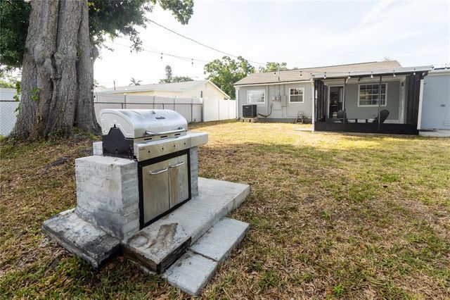 551 84TH AVENUE N, St Petersburg, FL 33702