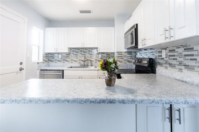 551 84TH AVENUE N, St Petersburg, FL 33702