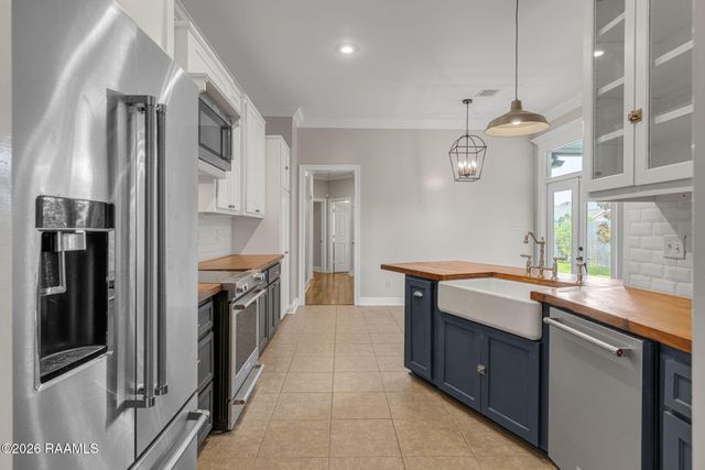 506 Doloria Drive, Youngsville, LA 70592