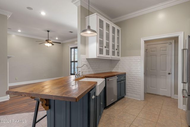 506 Doloria Drive, Youngsville, LA 70592