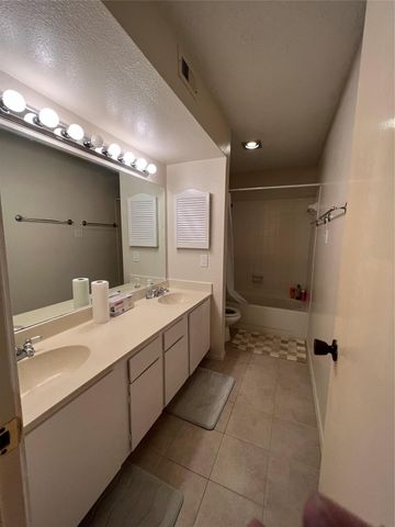 7950 N Stadium Drive 162, Houston, TX 77030