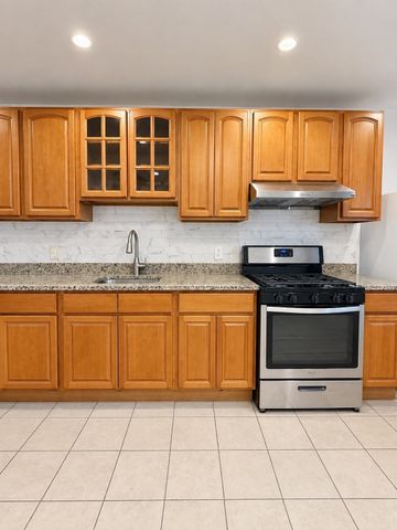 94 Calumet St 3, Boston, MA 02120