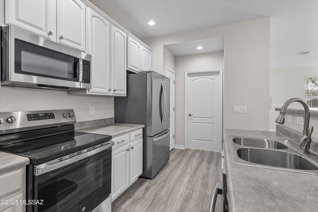 2732 N Neruda Lane, Tucson, AZ 85712