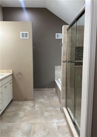 208 N Pacific Court, Raymore, MO 64083