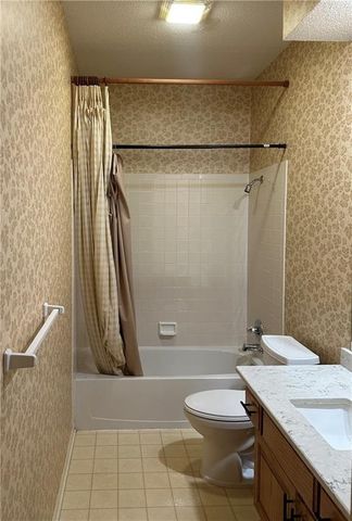 208 N Pacific Court, Raymore, MO 64083