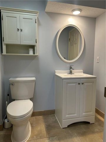 208 N Pacific Court, Raymore, MO 64083