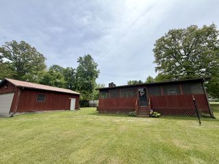 115 1st St, Monteagle, TN 37356