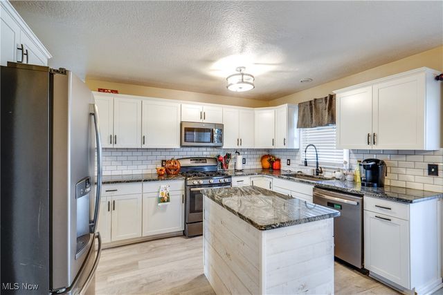 504 Burnett Avenue, Dalton, OH 44618