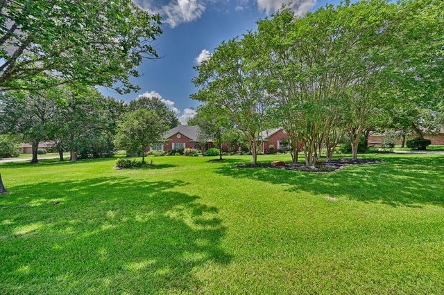 800 W Briarwood Drive, Brenham, TX 77833