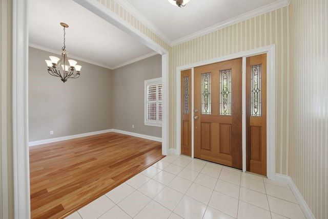 800 W Briarwood Drive, Brenham, TX 77833