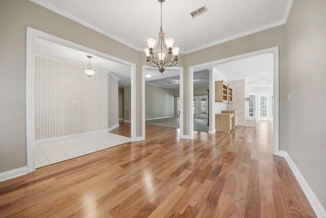 800 W Briarwood Drive, Brenham, TX 77833