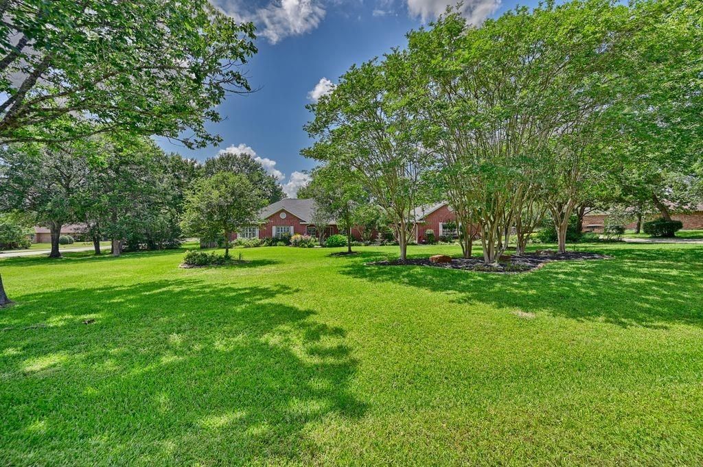 800 W Briarwood Drive, Brenham, TX 77833
