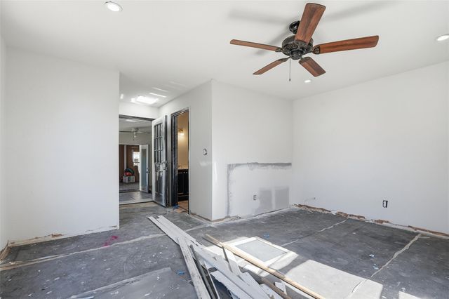 2915 Fakes Drive, Dallas, TX 75224