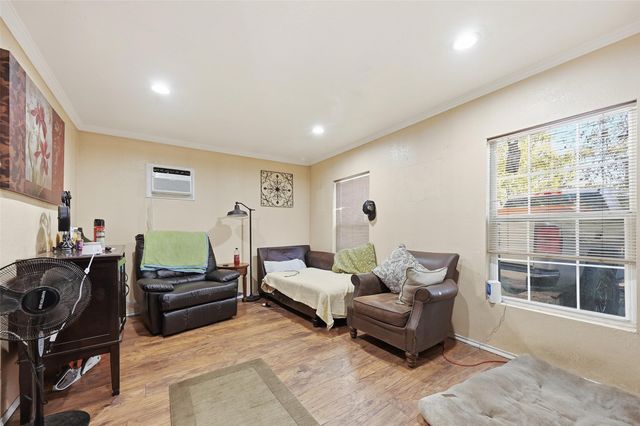 2915 Fakes Drive, Dallas, TX 75224