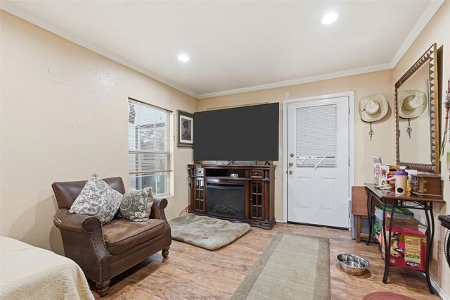 2915 Fakes Drive, Dallas, TX 75224