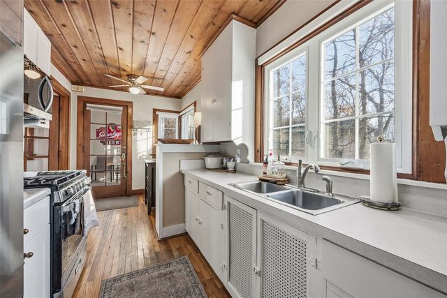 601 Carroll DR SE, Cedar Rapids, IA 52403