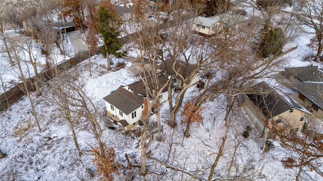 601 Carroll DR SE, Cedar Rapids, IA 52403