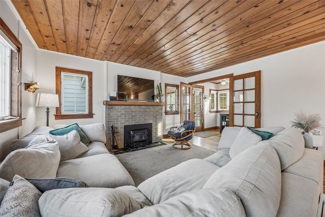 601 Carroll DR SE, Cedar Rapids, IA 52403