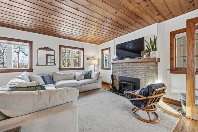 601 Carroll DR SE, Cedar Rapids, IA 52403