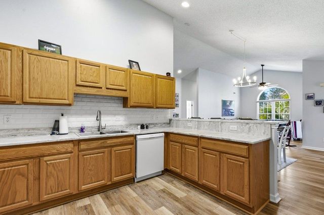 4225 Rivergate Ln., Little River, SC 29566